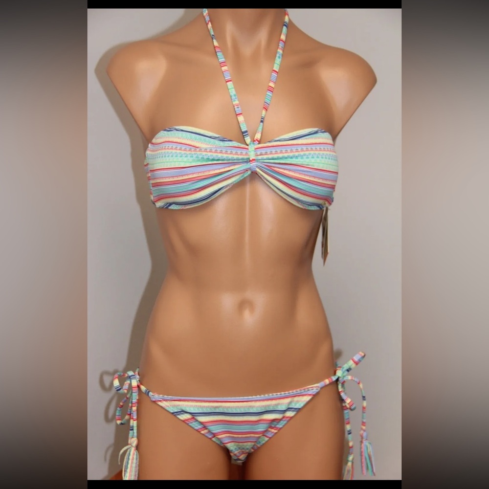 Nwt Roxy bandeau bikini set size large.